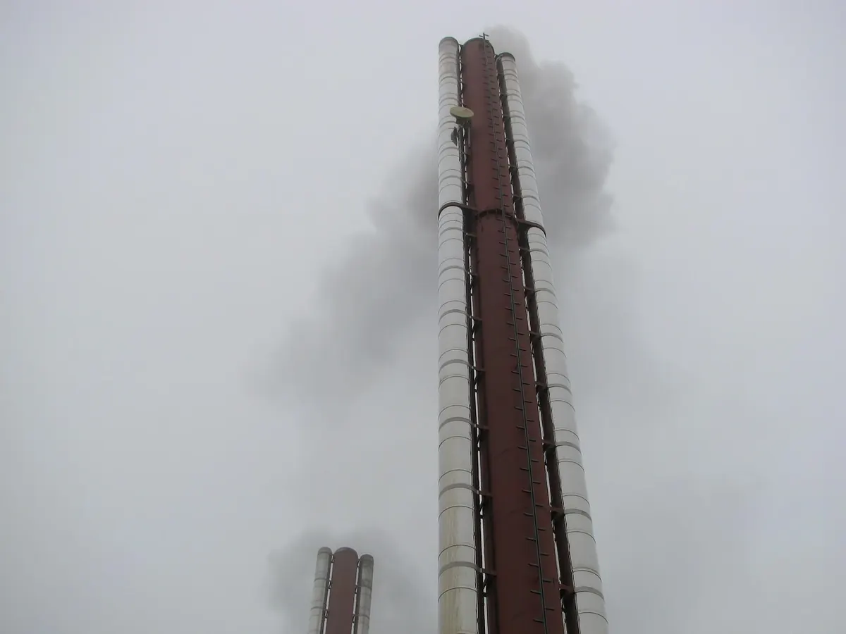 Steam-Assisted vs Air-Assisted Flares: A Comparison for Operators